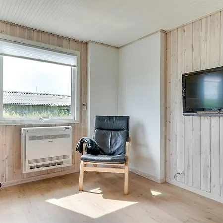 Kris - 200m From The Sea By Interhome Feriehus *